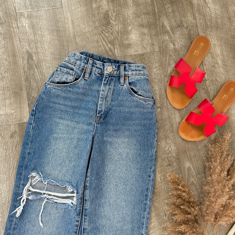 Blank NYC The Howard Loose Fit Jean W/ Rips Size XS - Picture 3 of 12